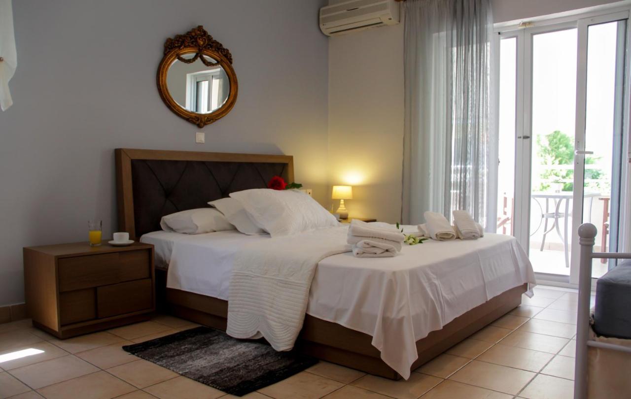 Michel Mar Studios & Apartments เนโอสมาร์มาราส ภายนอก รูปภาพ